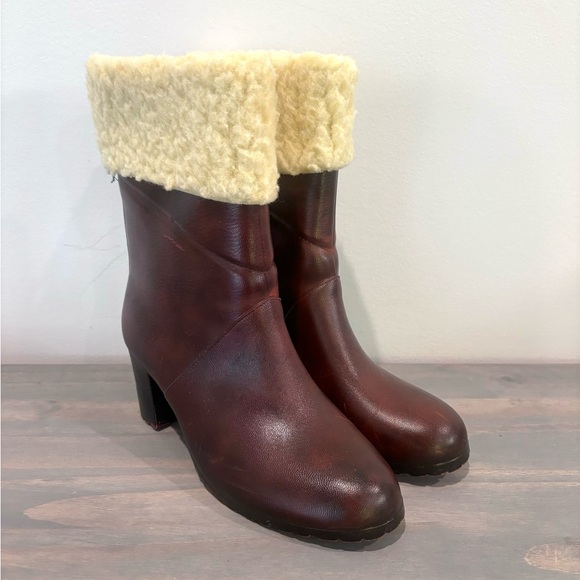Shoes - Womens Reddish Brown W Beige Fuzzy Faux Fur Heeled Booties Boots Size 8